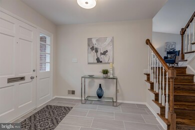 9118 Santayana Dr, Fairfax, VA 22031 - photo 6