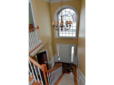 Entry/Foyer. 2-Story Foyer
