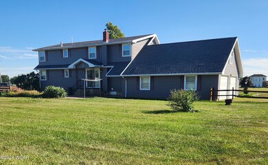 637 W Sycamore St, Columbus Grove, OH 45830 - photo 3