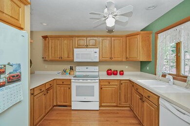 63646 Birch Rd Vandalia MI-large-015-019