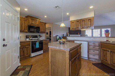 21487 E 40th St S, Broken Arrow, OK 74014 - photo 6