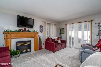 2579 11th Ave S, Grand Forks, ND 58201 - photo 3