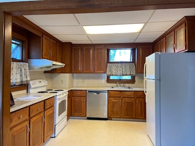 32 Valentine Rd, Arlington, MA 02476 - photo 4