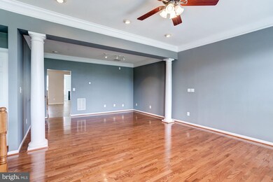 25318 Nesting Square, Chantilly, VA 20152 - photo 3