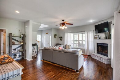 1066 Neeleys Bend, Spring Hill, TN 37174 - photo 5