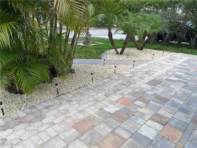 15298 Cricket Ln, Fort Myers, FL 33919 - photo 4