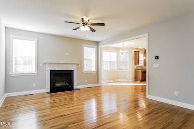 003-photo-living-room-13448695