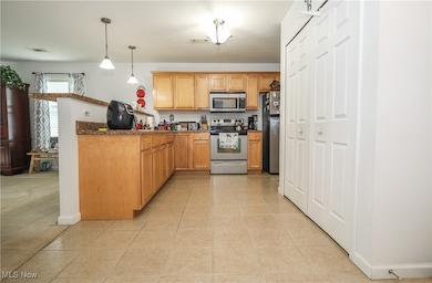 215 Railroad St, Barnesville, OH 43713 - photo 4