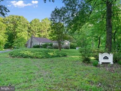 8351 N Point Rd, Manassas, VA 20112 - photo 2