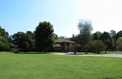 242 Spring Hill Ln, Manchester, TN 37355 - photo 2