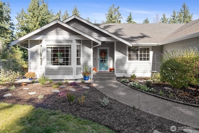 Simple the look of elegance.  Why don't you step inside.