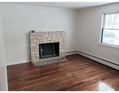 35 Hollis St, Lowell, MA 01852 - photo 2