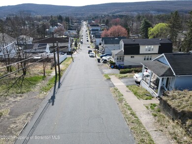 83 Nicholson St, Wilkes Barre, PA 18702 - photo 5
