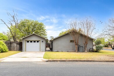 908 Henrietta St, Fredericksburg, TX 78624 - photo 4