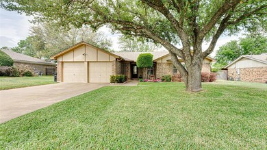 411 Meadow View Dr, Cleburne, TX 76033 - photo 4