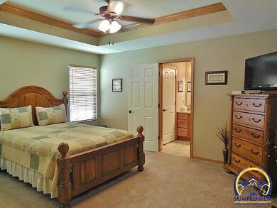 4323 SE Horseshoe Bend Dr, Topeka, KS 66609 - photo 7