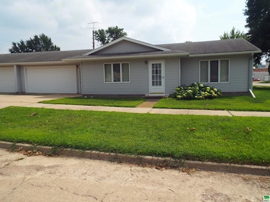 303 7th St, Sibley, IA 51249 - photo 2