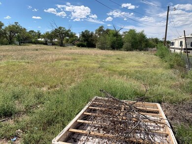 1046 Locust Ave, Las Animas, CO 81054 - photo 2