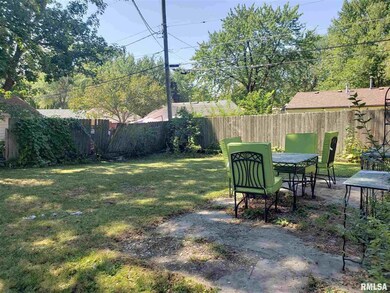 7112 Cedar St, Davenport, IA 52806 - photo 3