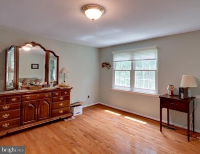 15853 Montview Dr, Dumfries, VA 22025 - photo 2