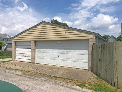 Three Car Garage