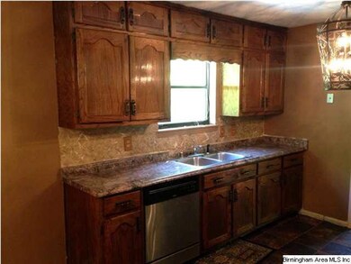 704 Cherry Ln, Birmingham, AL 35215 - photo 2