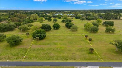 1530 Lindy Ln, Labelle, FL 33935 - photo 2