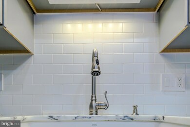 8103 Parkdale Ct, Springfield, VA 22153 - photo 7