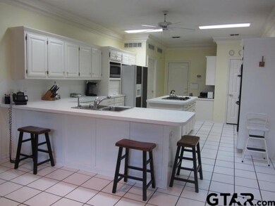 717 717 Kingswood Dr, Tyler, TX 75703 - photo 6