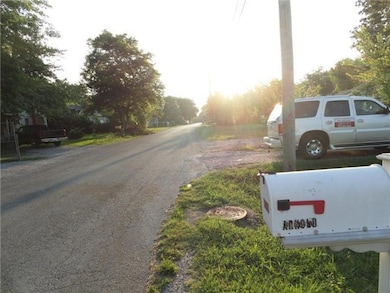 419 Fairground Heights, Shelbyville, TN 37160 - photo 2
