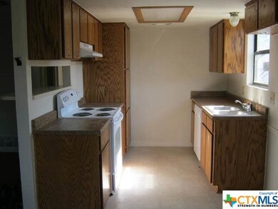 2210 Phyllis Dr, Copperas Cove, TX 76522 - photo 3