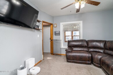 615 N 7th St, Grand Forks, ND 58203 - photo 4