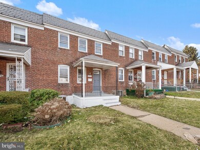 1014 Lyndhurst St, Baltimore, MD 21229 - photo 2