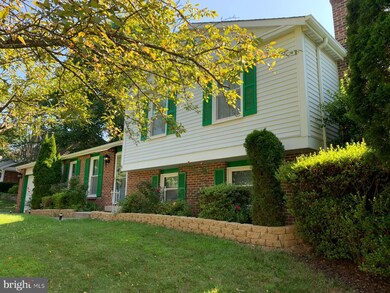 20328 Watkins Meadow Dr, Germantown, MD 20876 - photo 2