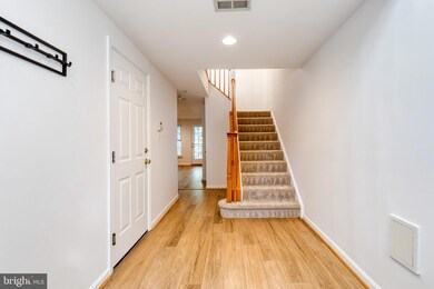 1217 Birchleaf Ct, Crofton, MD 21114 - photo 3