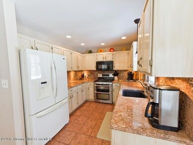7 - Kitchen