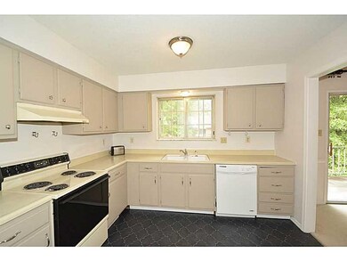Kitchen. Clean and Bright