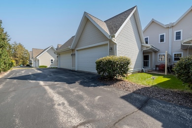 N28W6642 Alyce St unit 7, Cedarburg, WI 53012 - photo 6