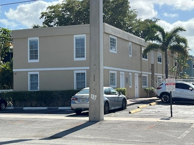 317 SE 11th Ave unit D, Pompano Beach, FL 33060 - photo 2