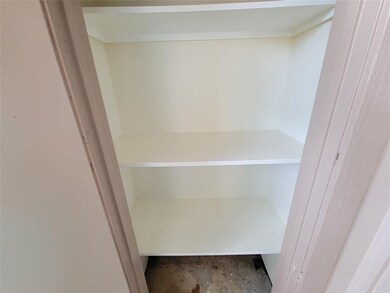 821 E House St unit 104, Alvin, TX 77511 - photo 6