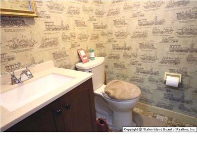 4 E Reading Ave, Staten Island, NY 10308 - photo 3