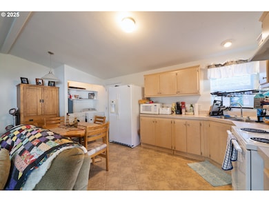 4850 Netarts Hwy W unit 6, Tillamook, OR 97141 - photo 7