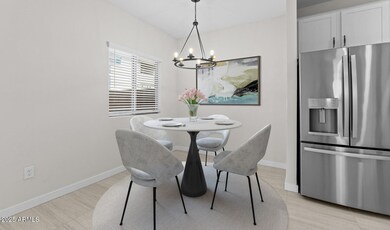 model dining