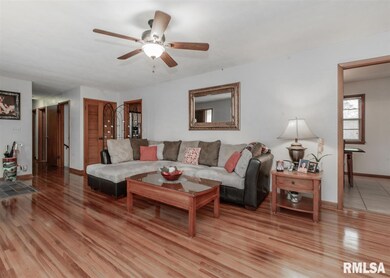 2118 Olympia Dr, Bettendorf, IA 52722 - photo 3