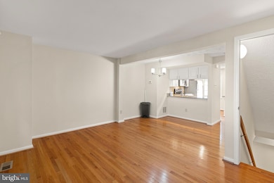 8560 Koluder Ct, Lorton, VA 22079 - photo 7