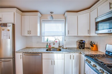 39 Monmouth Dr, Riverside, RI 02915 - photo 6