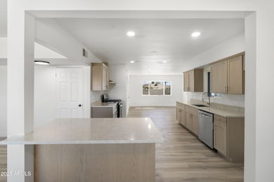 2437 W Village Dr, Phoenix, AZ 85023 - photo 6