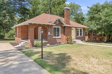 626 S Green St, Statesville, NC 28677 - photo 2