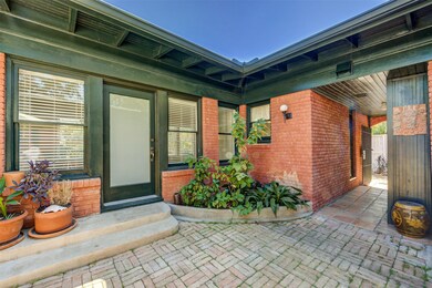 1001 Bomar St unit B, Houston, TX 77006 - photo 6