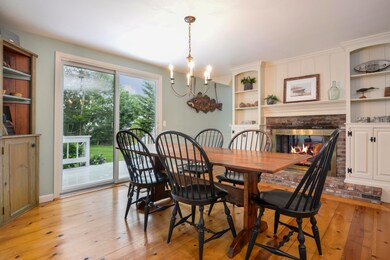 005-photo-dining-room-7238871